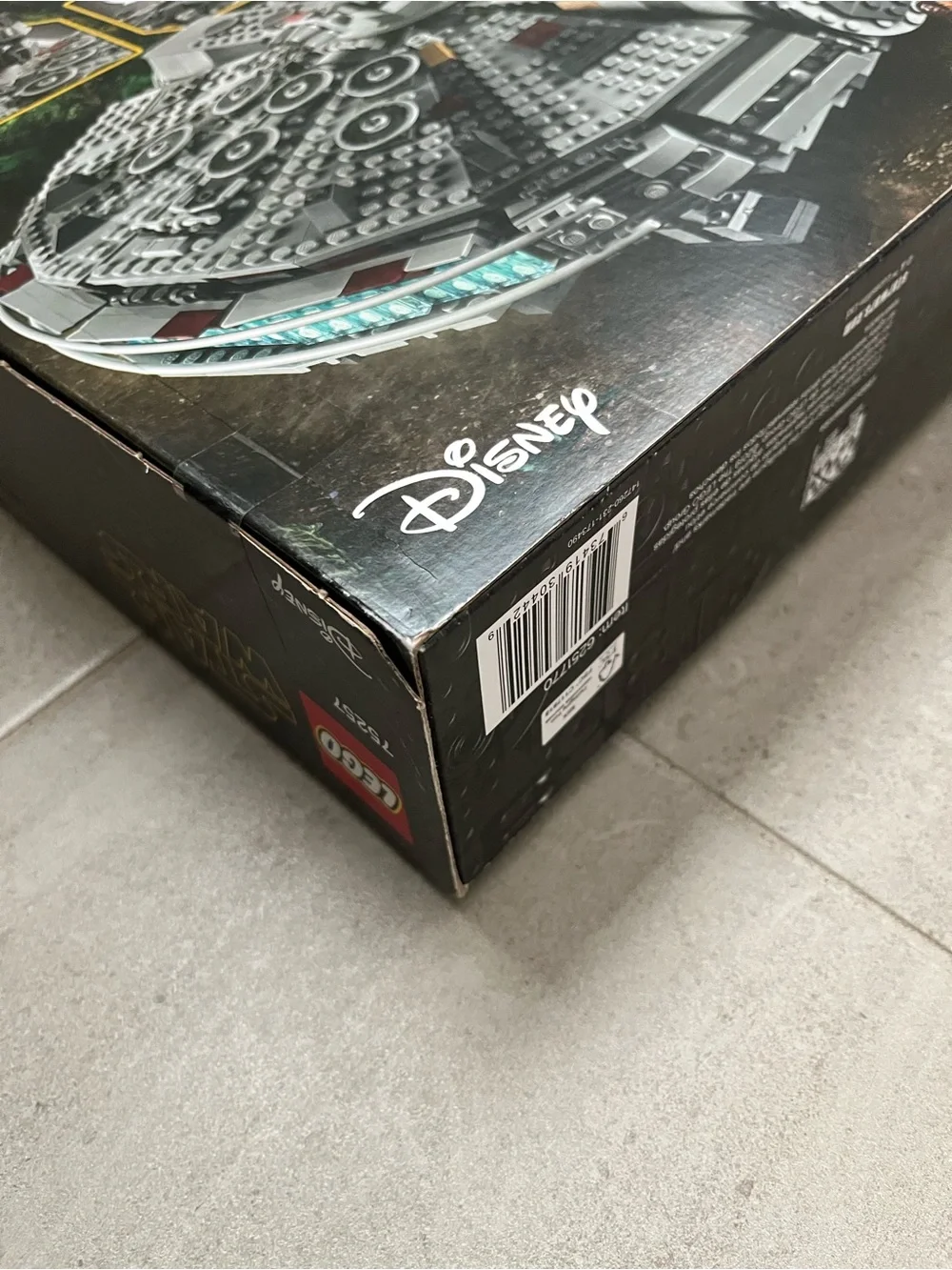 NEW LEGO Star Wars Millennium Falcon #75257